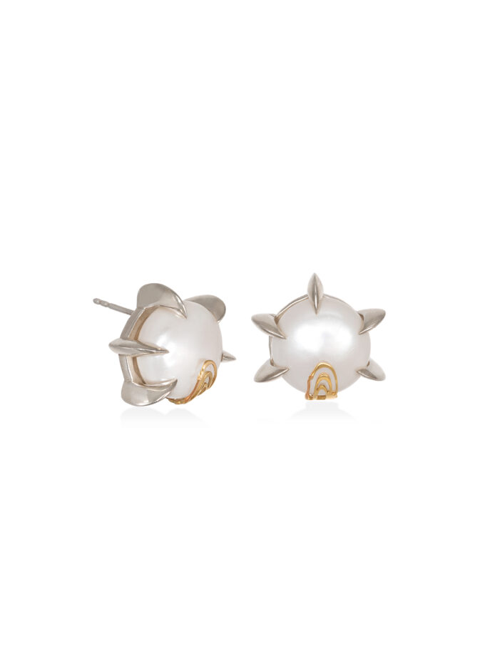 STUD EARRINGS THE SIMPLE LISTENER